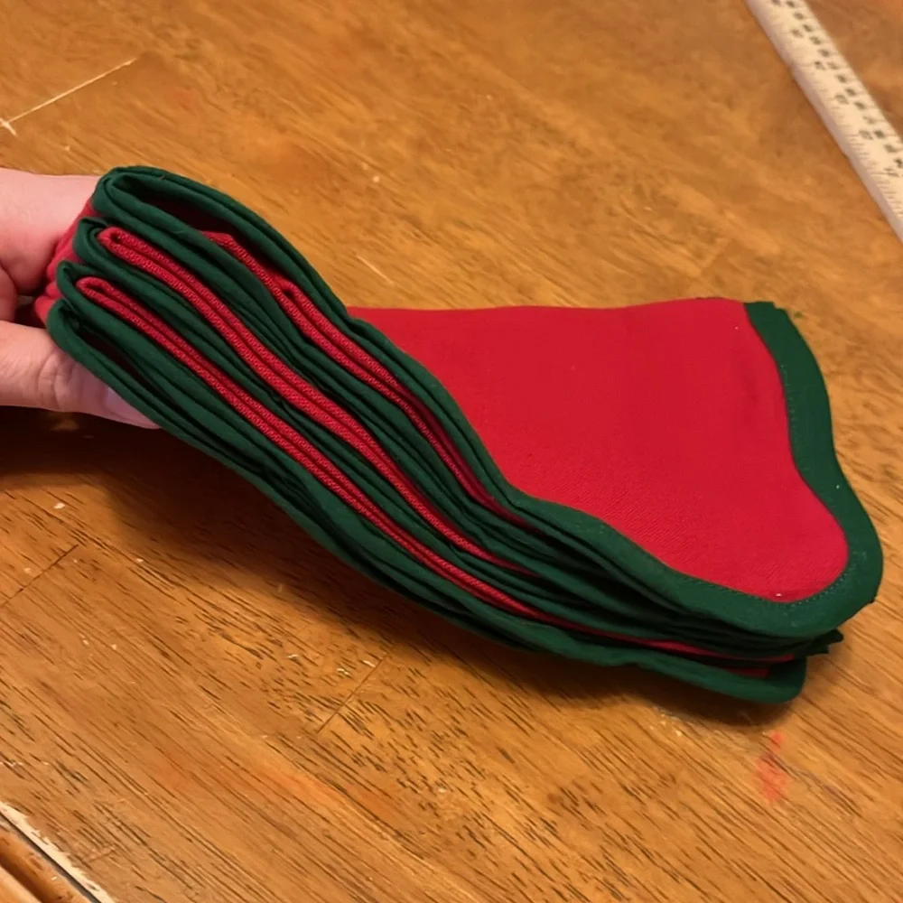 December Home Red & Green 100% Cotton Cloth Napkins Set of 4 18” by 18”